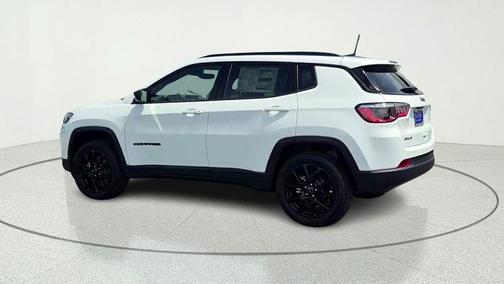 Bright White Clearcoat 2026 Jeep Compass Latitude