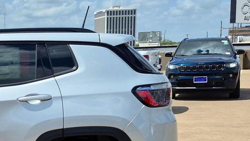 Silver Zynith 2026 Jeep Compass Latitude