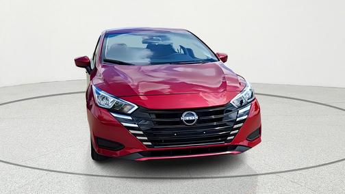 Scarlet Ember 2024 Nissan Versa 1.6 SV