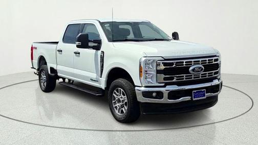 Oxford White 2025 Ford F-250 XLT