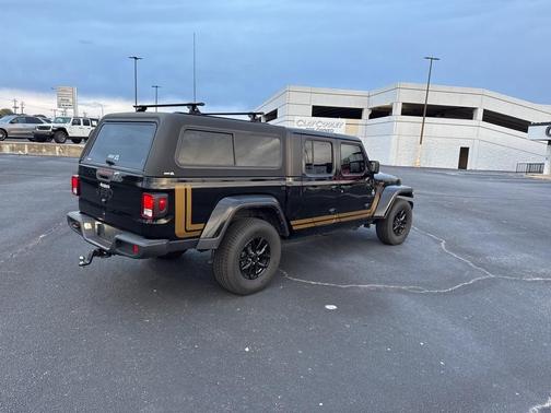 2022 Jeep Gladiator Sport