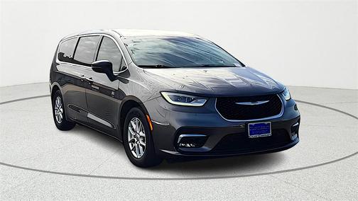 2023 Chrysler Pacifica Touring-L