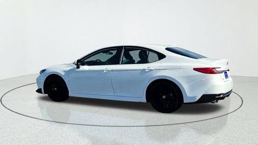 Ice 2025 Toyota Camry SE