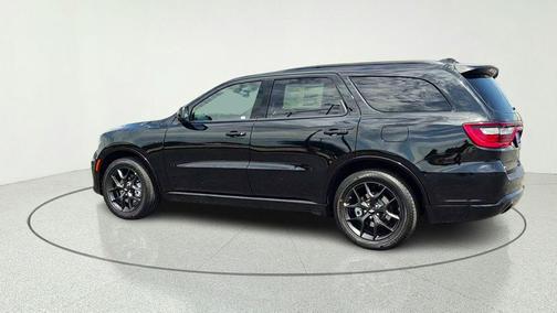 DB Black Crystal Clearcoat 2026 Dodge Durango GT HEMI V8