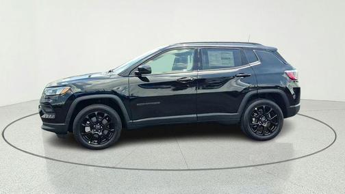 Diamond Black 2026 Jeep Compass Latitude
