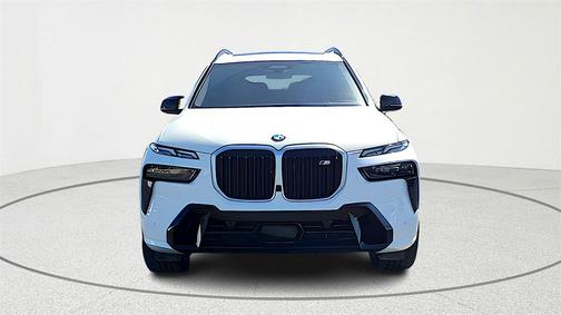 2023 BMW X7 M60i