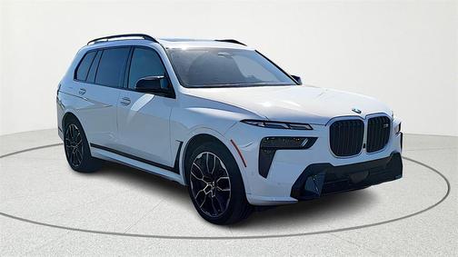2023 BMW X7 M60i