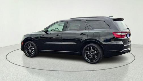 DB Black Crystal Clearcoat 2026 Dodge Durango GT Plus HEMI V8