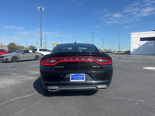 2017 Dodge Charger SXT