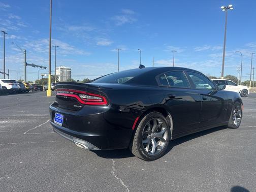 2017 Dodge Charger SXT