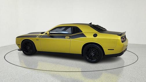 Gold Rush 2021 Dodge Challenger R/T Scat Pack
