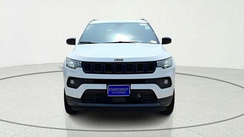 Bright White Clearcoat 2026 Jeep Compass Latitude