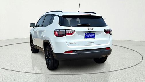 Bright White Clearcoat 2026 Jeep Compass Latitude