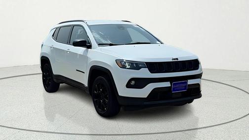 Bright White Clearcoat 2026 Jeep Compass Latitude