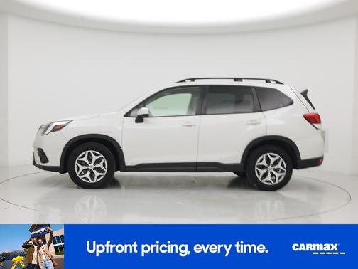 White 2022 Subaru Forester Premium