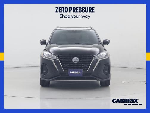 Black 2024 Nissan Kicks SR