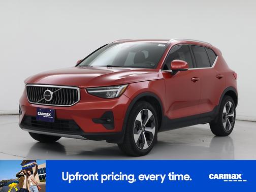 2023 Volvo XC40 B4 Plus Bright Theme