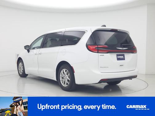 White 2024 Chrysler Pacifica Touring L