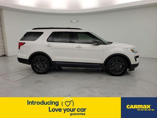 Photo 4 of 24 of 2018 Ford Explorer XLT
