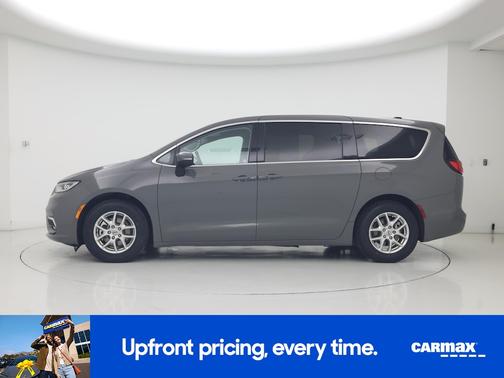 Gray 2023 Chrysler Pacifica Touring L