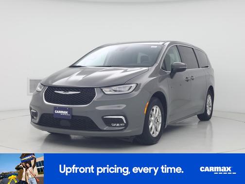 Gray 2023 Chrysler Pacifica Touring L