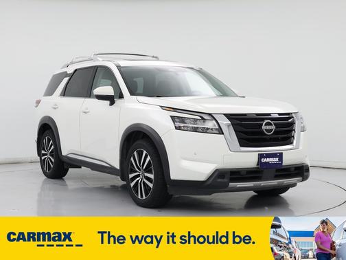 2023 Nissan Pathfinder Platinum