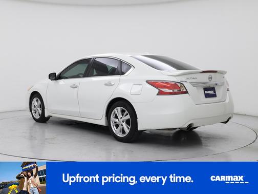 White 2015 Nissan Altima SL