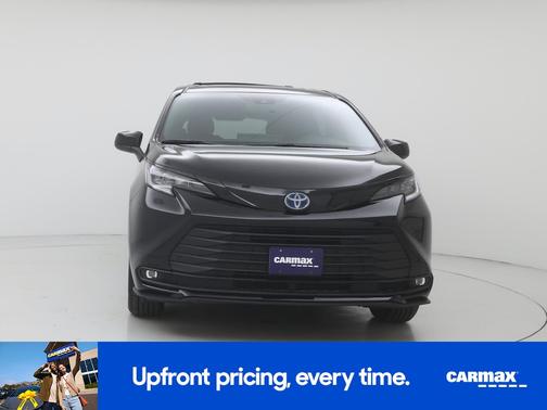 2025 Toyota Sienna Woodland Edition