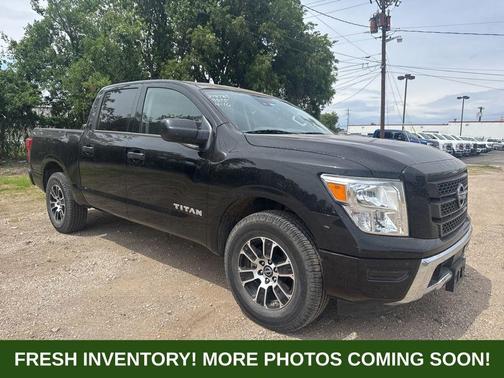 Super Black 2024 Nissan Titan SV