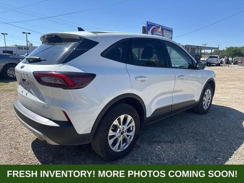 Oxford White 2025 Ford Escape Active