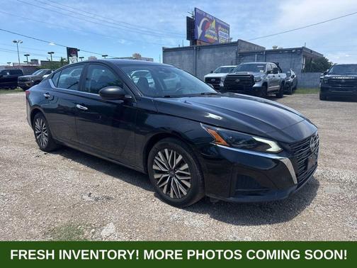 Black 2025 Nissan Altima SV