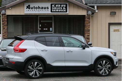 2021 Volvo XC40 Recharge Pure Electric P8 R-Design