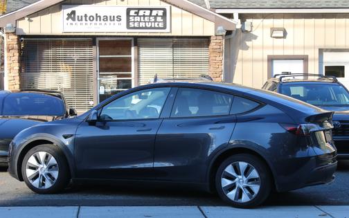 2024 Tesla Model Y Long Range