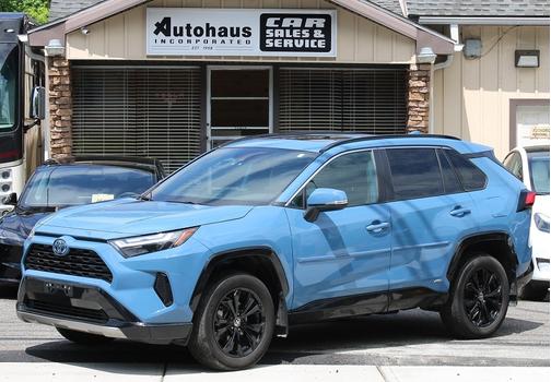 2022 Toyota RAV4 Hybrid SE