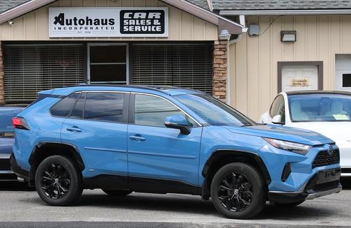 2022 Toyota RAV4 Hybrid SE