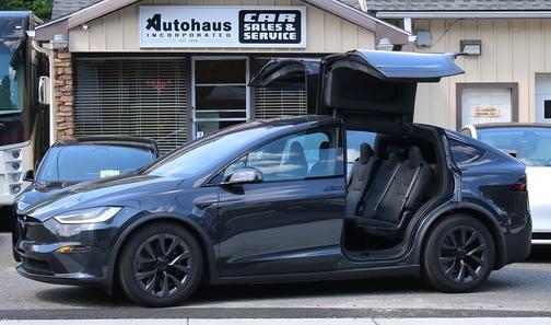 2024 Tesla Model X Long Range
