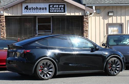 2023 Tesla Model Y Performance