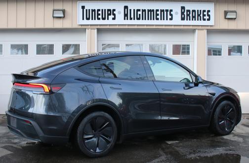2026 Tesla Model Y Premium AWD