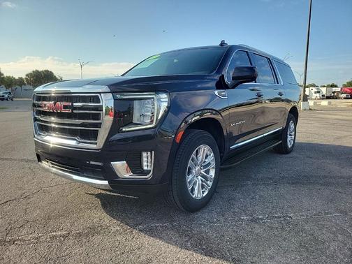 Midnight Blue Metallic 2023 GMC Yukon XL SLT