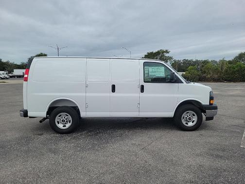 2025 GMC Savana 2500 Work Van