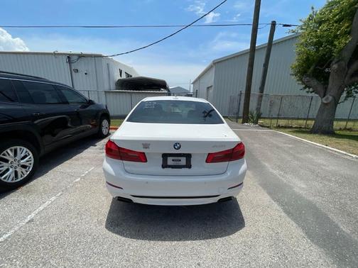 Alpine White 2019 BMW 540 i