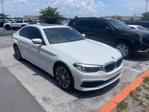 Alpine White 2019 BMW 540 i