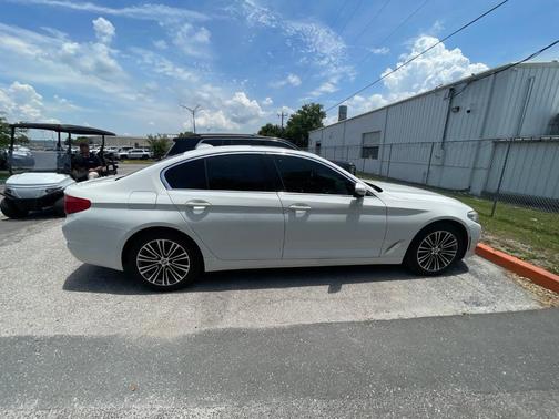 Alpine White 2019 BMW 540 i