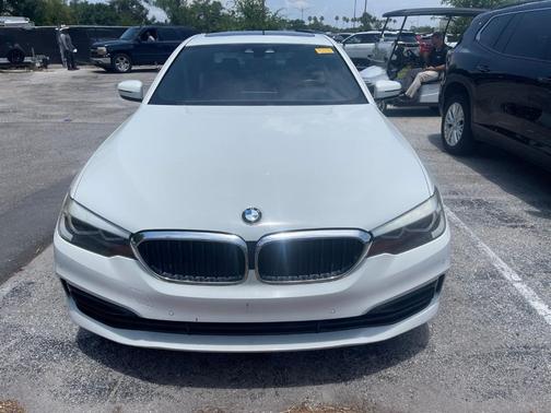 Alpine White 2019 BMW 540 i