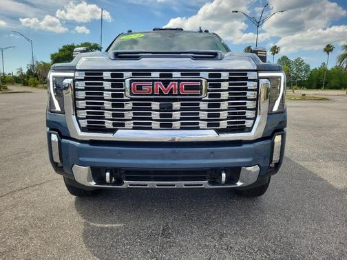 Metallic 2024 GMC Sierra 2500 Denali
