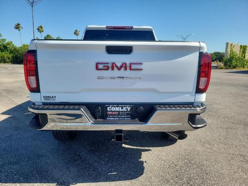 Summit White 2026 GMC Sierra 2500 Pro