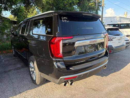 Onyx Black 2023 GMC Yukon XL Denali