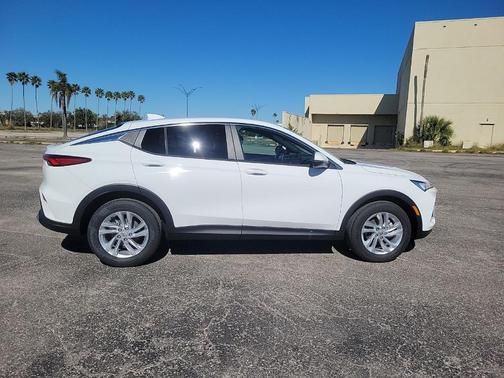 Summit White 2026 Buick Envista Preferred