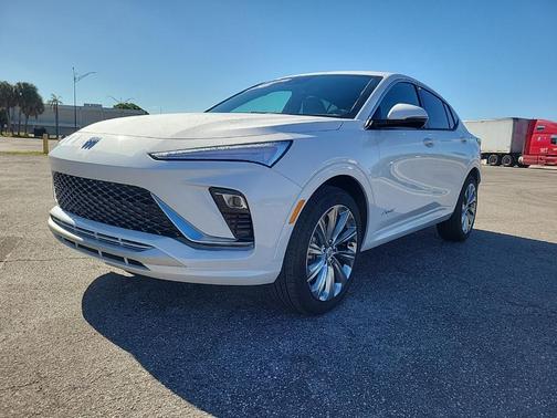 White Frost 2026 Buick Envista Avenir