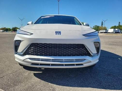 White Frost 2026 Buick Envista Avenir